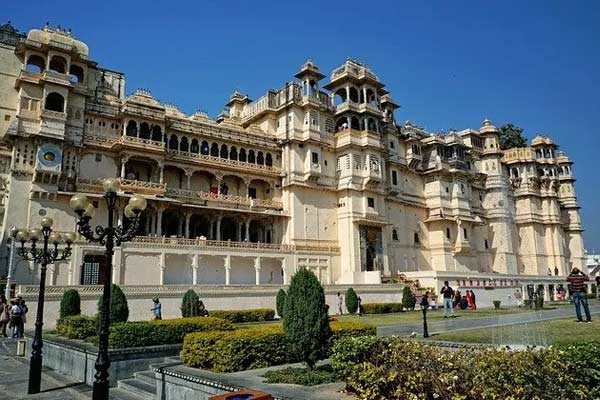 Udaipur Half Day Sightseeing Tour